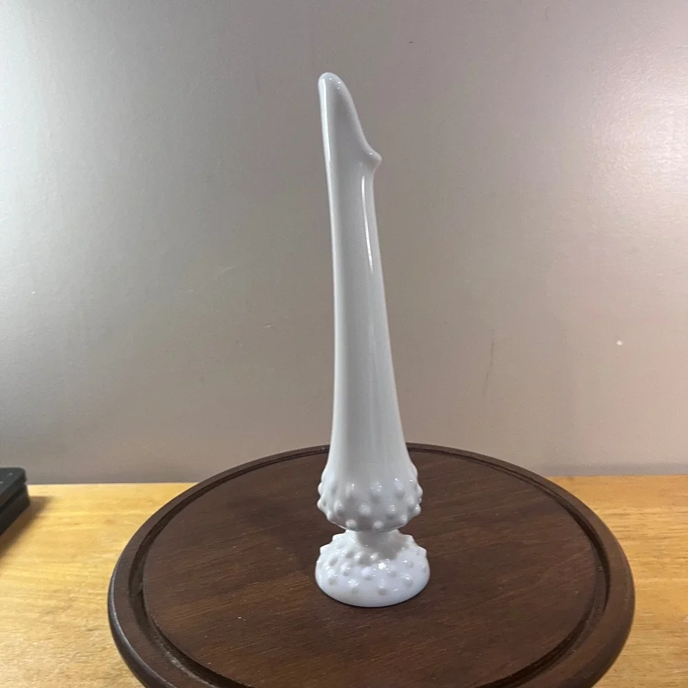 Vtg Fenton White Milk Glass Hobnail Bud Vase 10